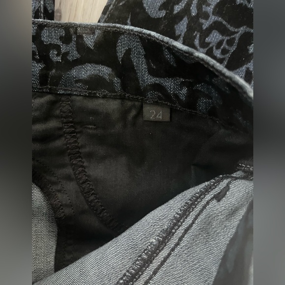 J brand 811 velvet brocade print -24- - Picture 5 of 7